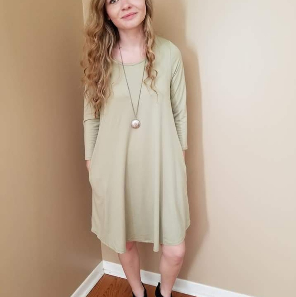 Sage green entro dress!